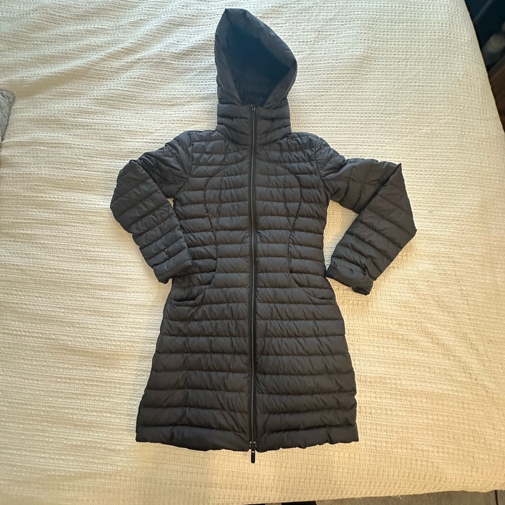 Lululemon Women's Black Super Warm Hooded Puffer Coat